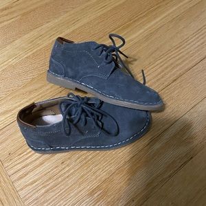 Boys Kenneth Cole suede size 10